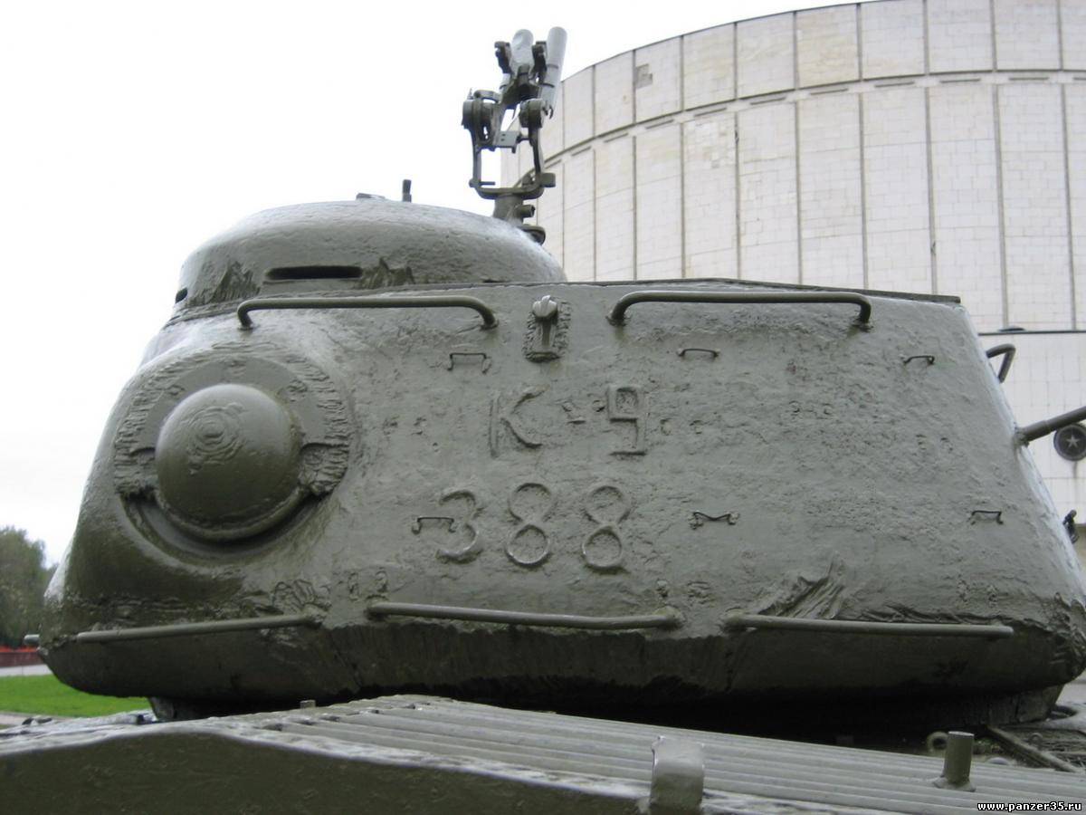 Пулемет на башне танка ИС 2